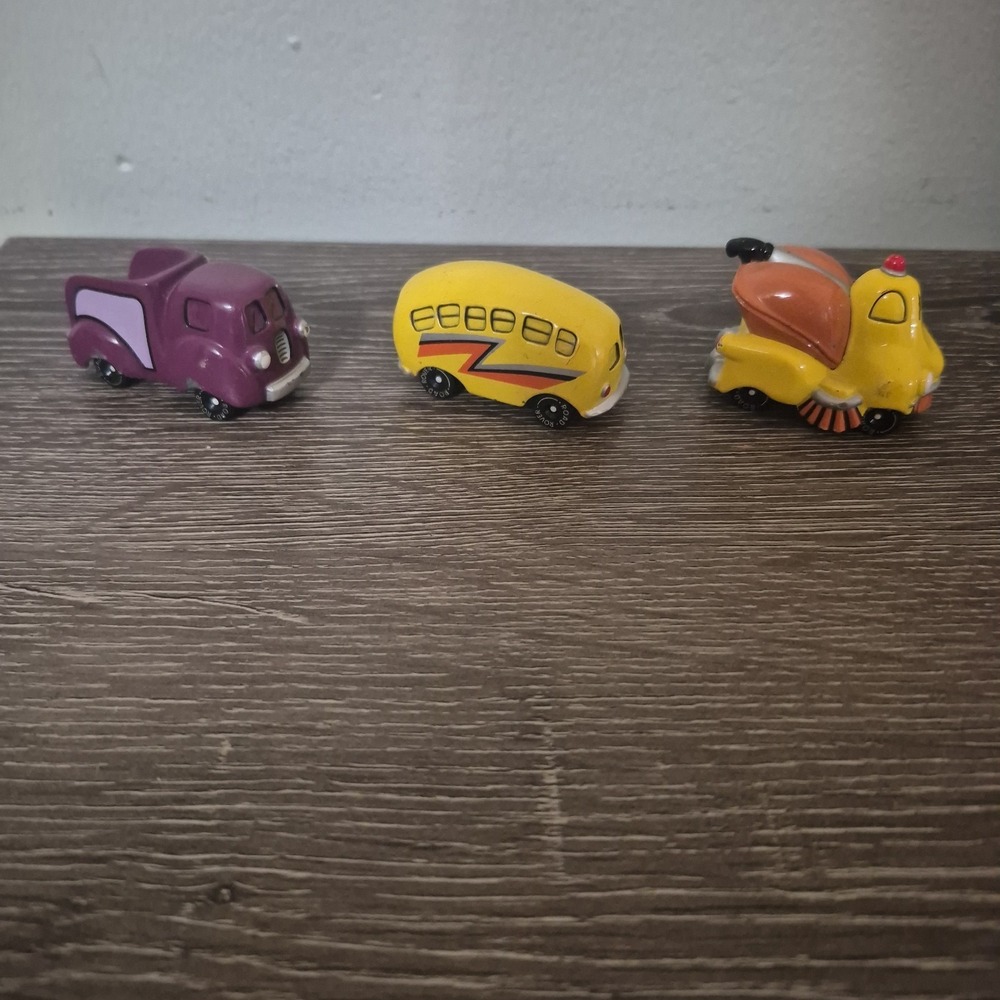 3 Road Rovers Banana Flash‎ Bus, Little Dumpy Purple Dump Truck, Vroom Broom